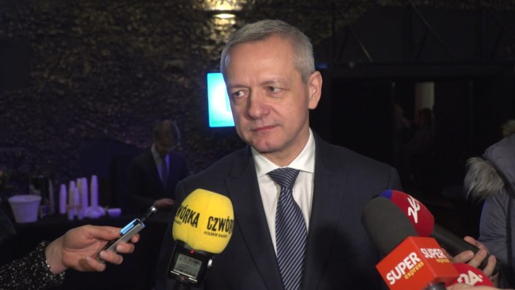 Co czwarty nastolatek doświadcza przemocy w internecie. Świadomość zagrożeń wśród rodziców jest wciąż niewystarczająca (wideo)