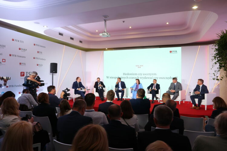 Karpacz’22: Edukacja i czas są kluczowe w budowaniu oszczędności przez Polaków