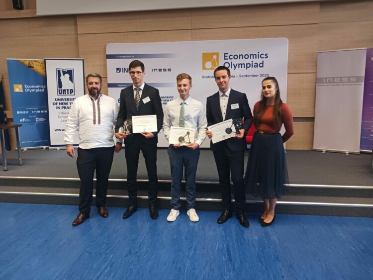 Młody Polak mistrzem ekonomii na arenie międzynarodowej